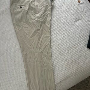 Haggar Men's Light Khaki Chinos